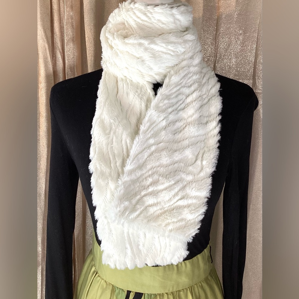 Cejon Shiny And Fluffy Soft Scarf. - image 1